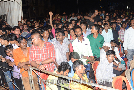 Actress Ramya faces heat of activists in Mangaluru 1
